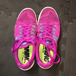 Women’s Nike sneakers